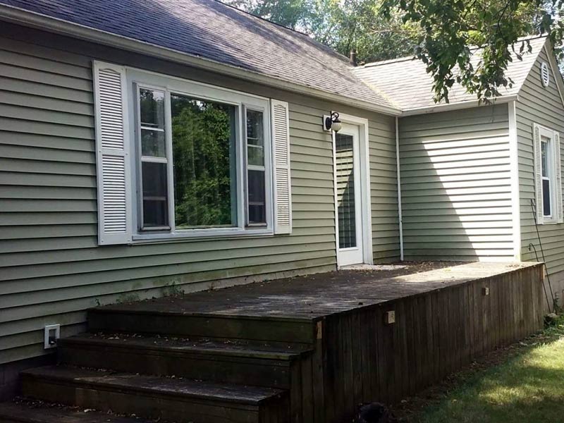 deck cleaning before tree frog softwash in northeast indiana